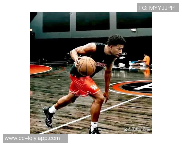 格莱姆斯表现出色15投9中砍下27分下半场狂砍21分助球队争取胜利